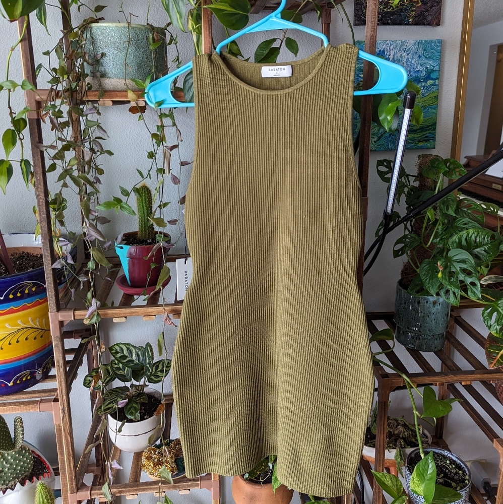 NWT aritzia body sculpt racer back knot dress